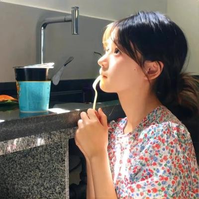 穿成肥妻万人嫌，全家吃草我吃肉